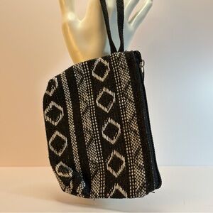 NWT Black & White Aztec Coin Purse Wristlet